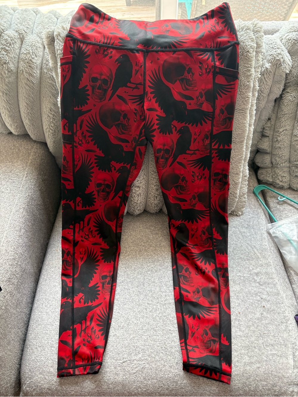 Constantly Varied Gear Size Large Full Length Raven Skulls Never Worn Retired